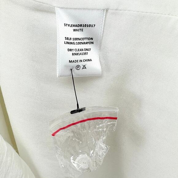 ASTR The Label Long Sleeve Twist Bust Smocked Bodice Dress in White, Size L - Picture 8 of 8